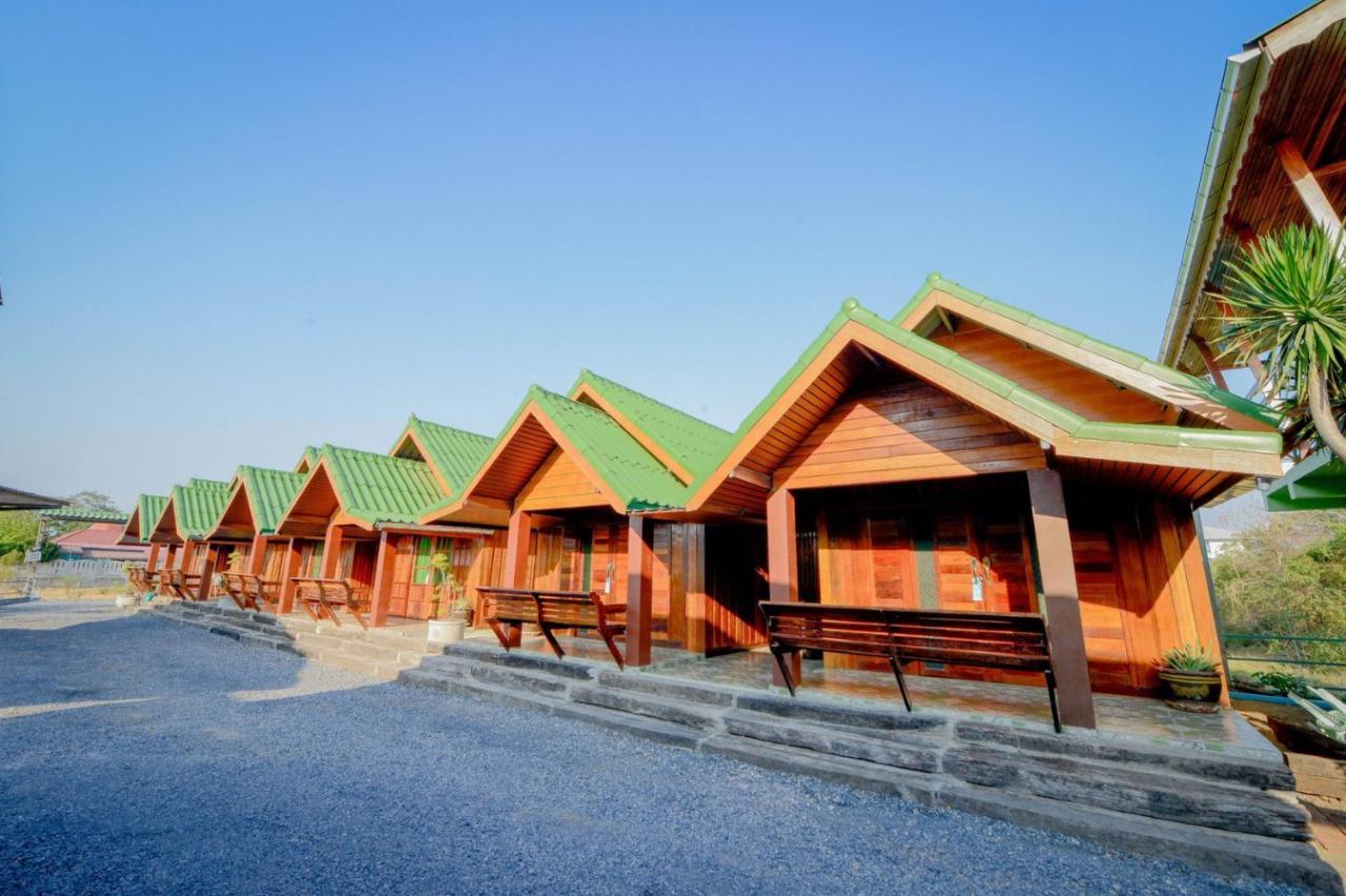 Mrk Resort & Massage Lopburi Kültér fotó