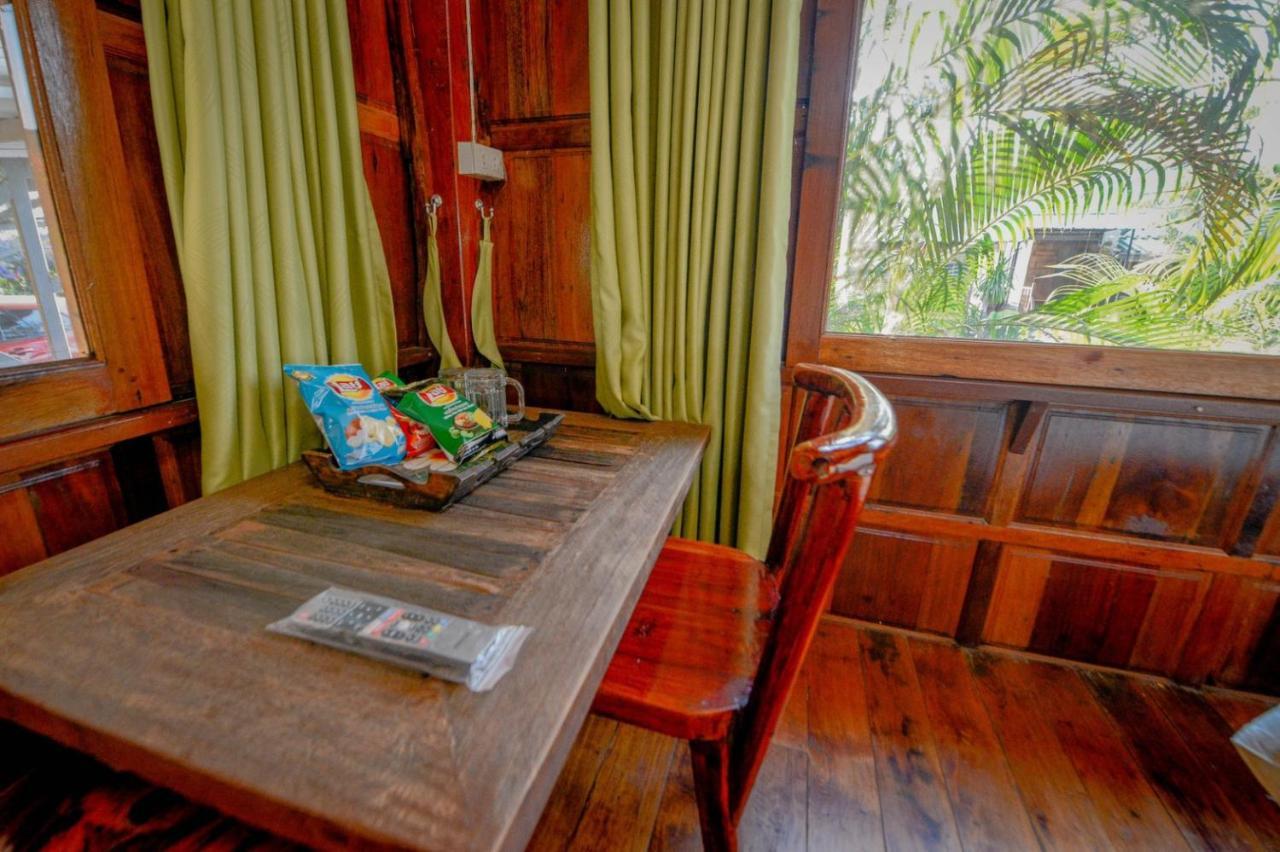 Mrk Resort & Massage Lopburi Kültér fotó