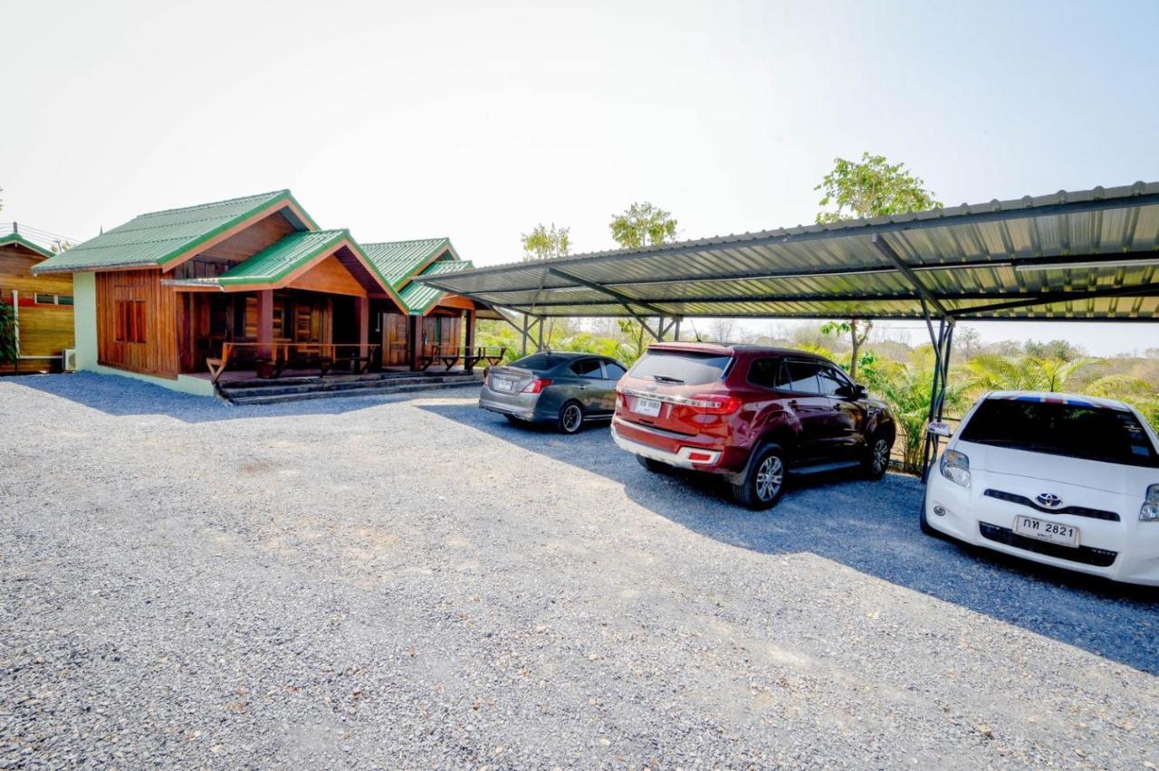 Mrk Resort & Massage Lopburi Kültér fotó