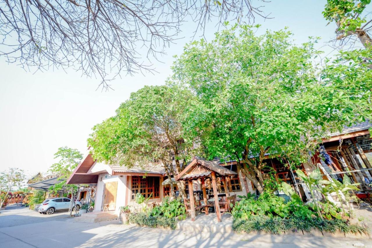 Mrk Resort & Massage Lopburi Kültér fotó