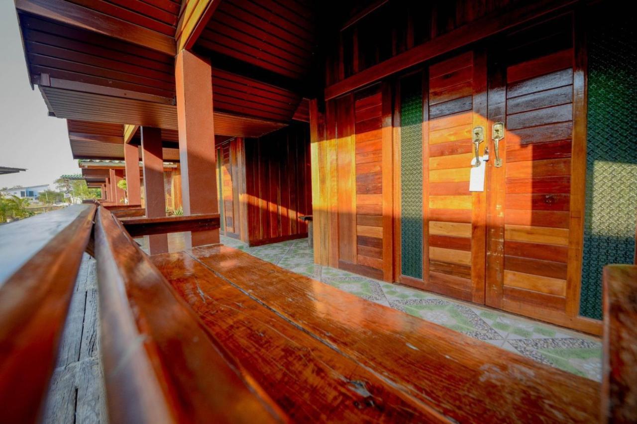 Mrk Resort & Massage Lopburi Kültér fotó